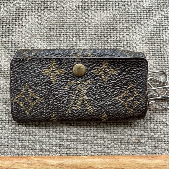Authentic, Vintage, Louis Vuitton keychain. Fair condition But priced to sell - Picture 1 of 6